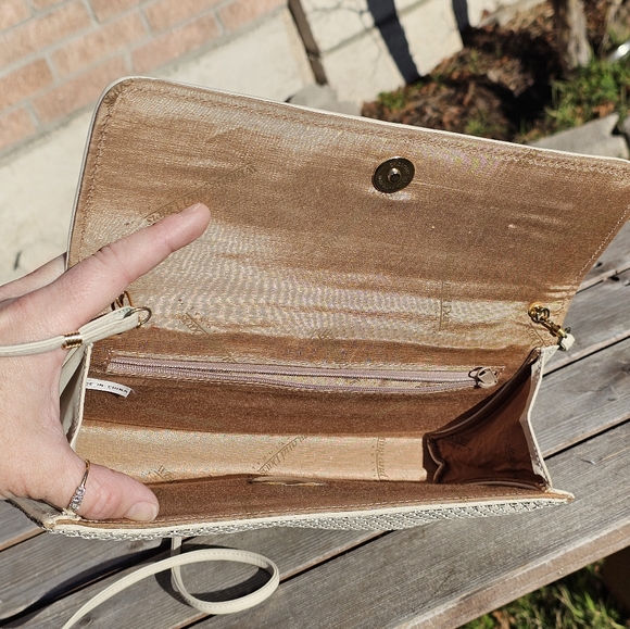 Vtg. Whiting & Davis cream mesh purse - Picture 5 of 8